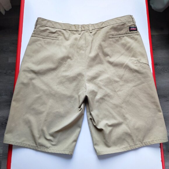 Dickies flat front shorts men's size 42 light brown strong fabric - Picture 3 of 14